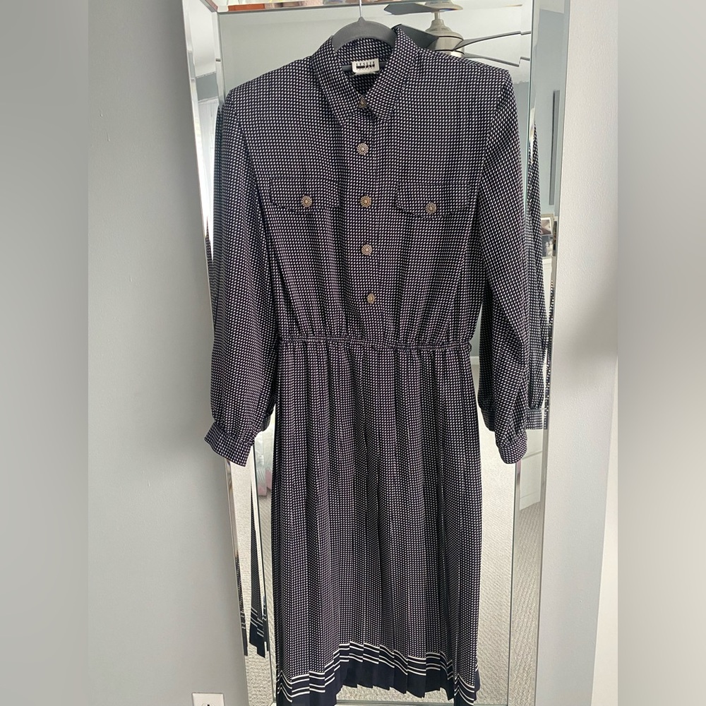 Vintage Leslie Fay dress. Size L. Perfect condition. Grey